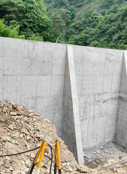 驻马店汝南县重力式挡土墙